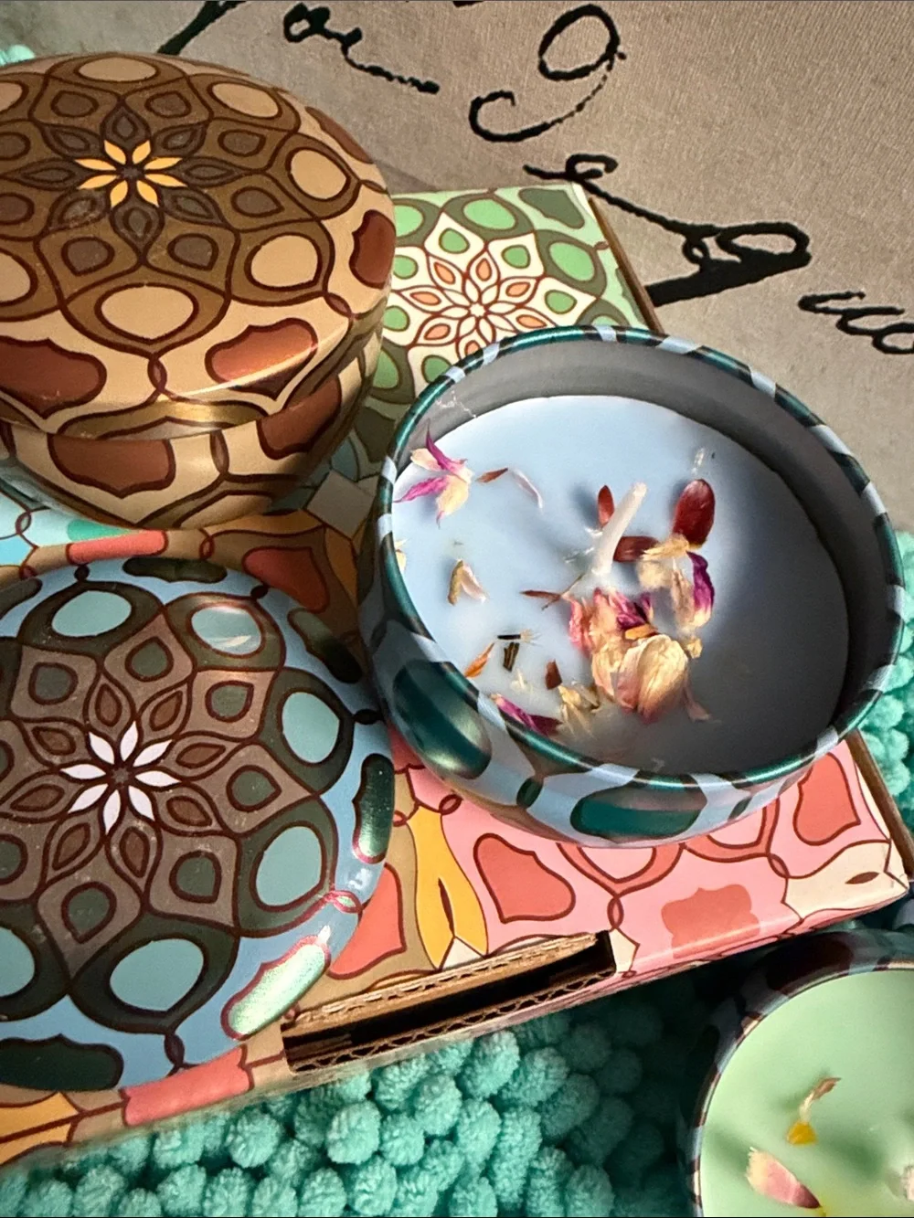 ❣️5/$25❣️Scented Tin Candles - Multi-Color Floral Pattern. Reusable tin.
